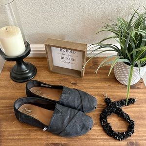 TOMS BLACK SHIMMERING  WOMENS SIZE 8 SHOE